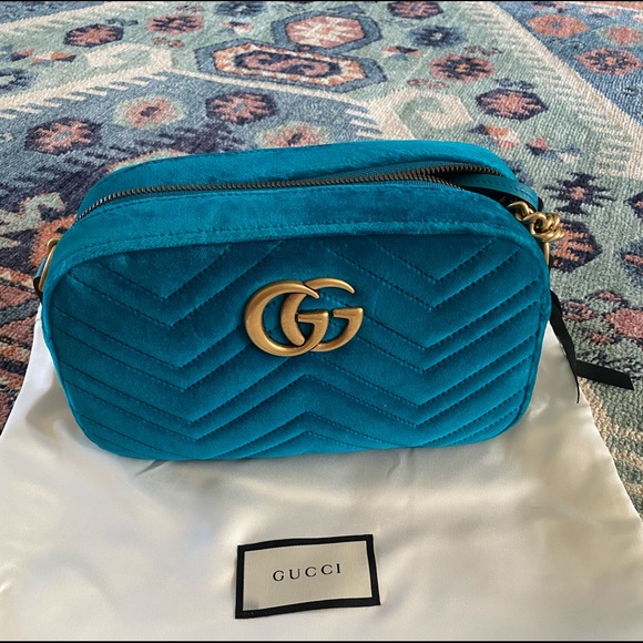 Gucci Handbags - Gucci velvet marmont bag